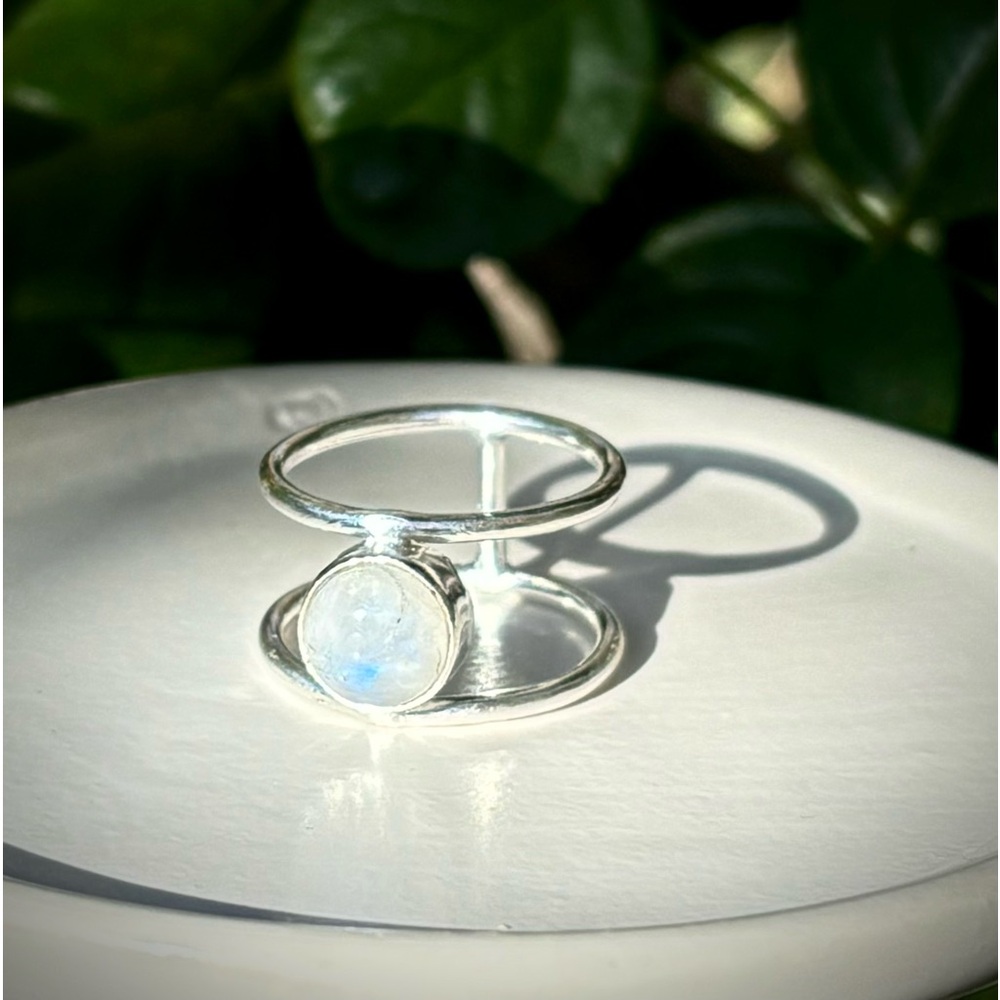 Moonstone Ring - Picture 4 of 11